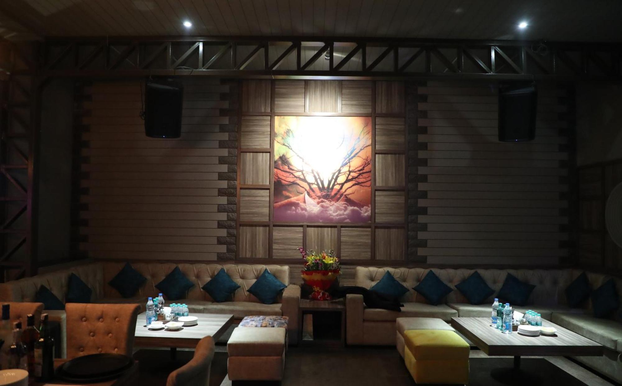 בארילי Hotel Swarn Towers מראה חיצוני תמונה