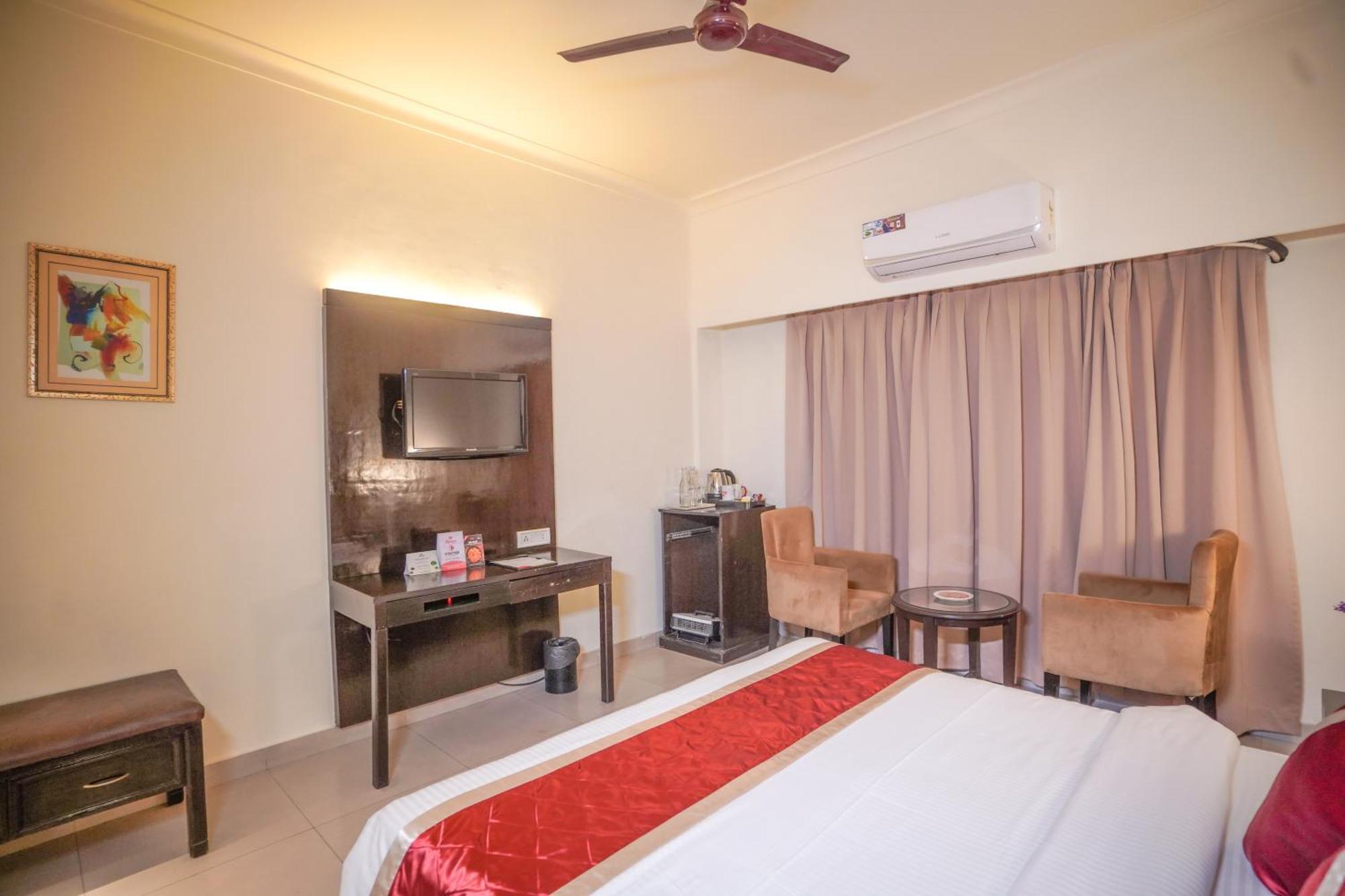 בארילי Hotel Swarn Towers מראה חיצוני תמונה