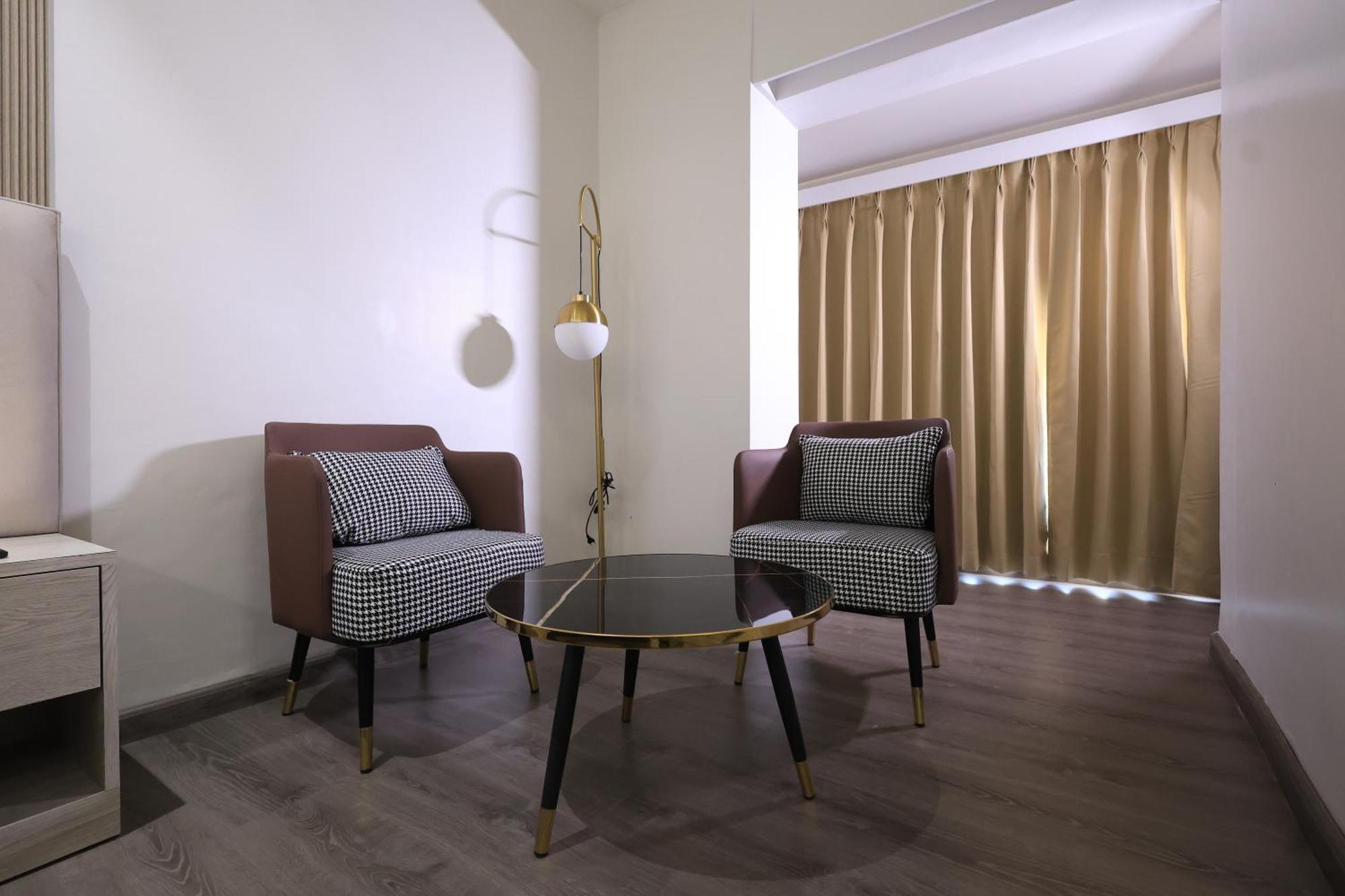 בארילי Hotel Swarn Towers מראה חיצוני תמונה