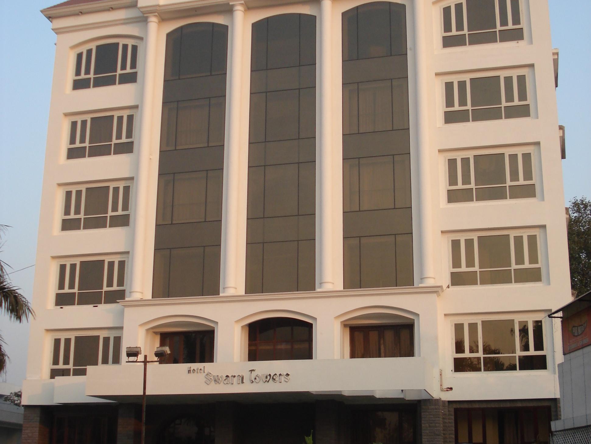 בארילי Hotel Swarn Towers מראה חיצוני תמונה